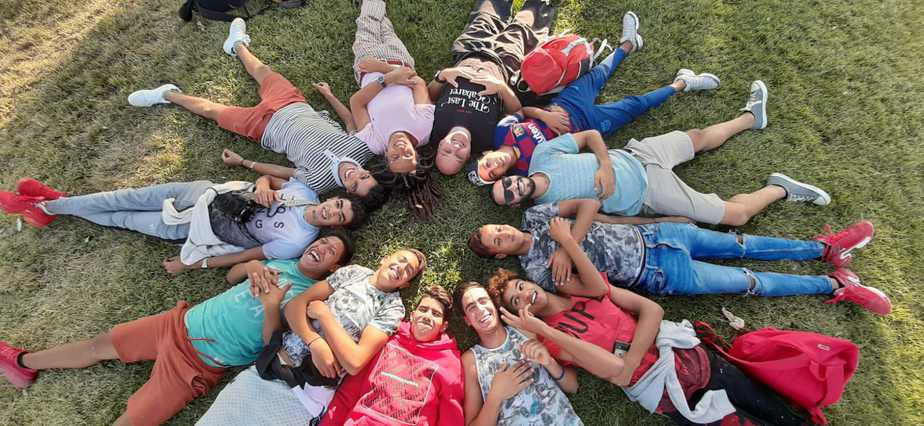 jovenes MENA en taller de meditación y creatividad meditación con jóvenes migrantes